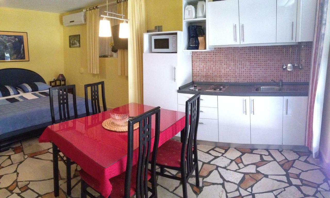 Haus Sonja Apartamento Podgora Exterior foto
